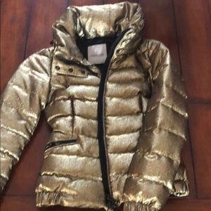 Limited Edition Moncler gold jacket size xs 💖💖💖